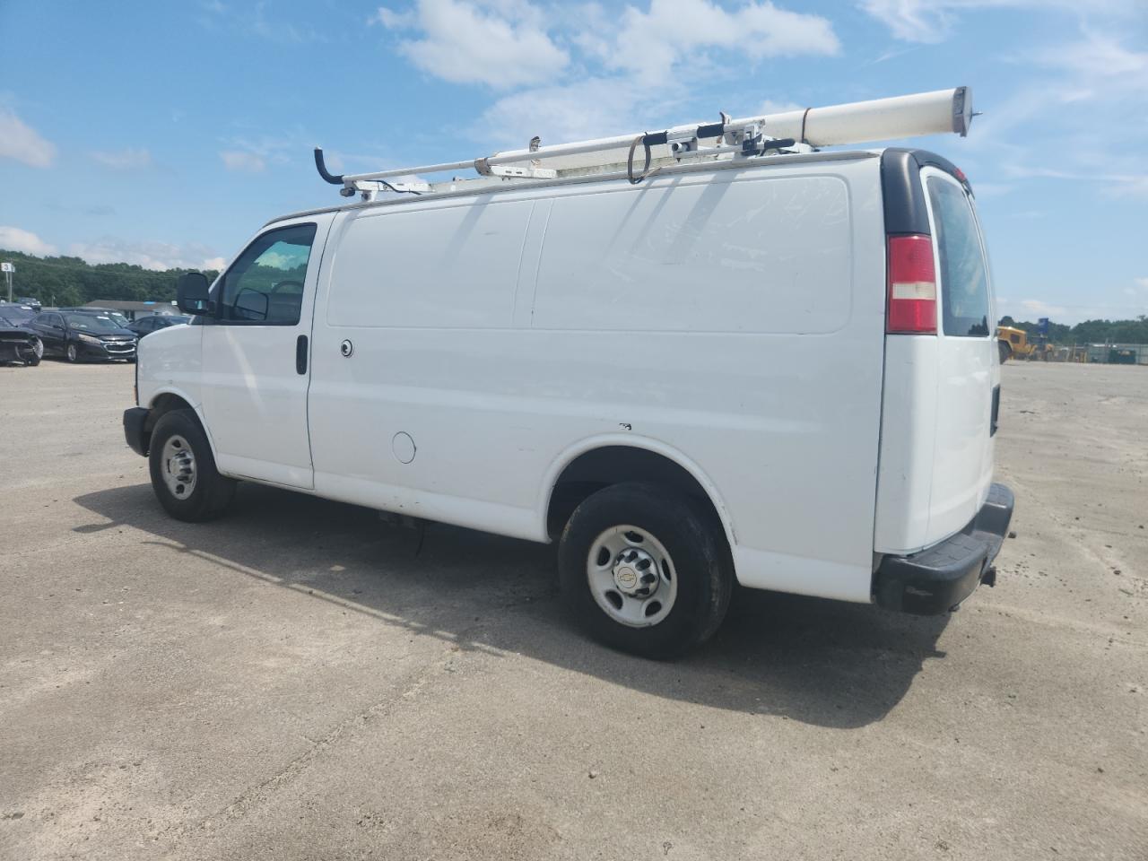 2013 Chevrolet Express G2500 - Фото 2