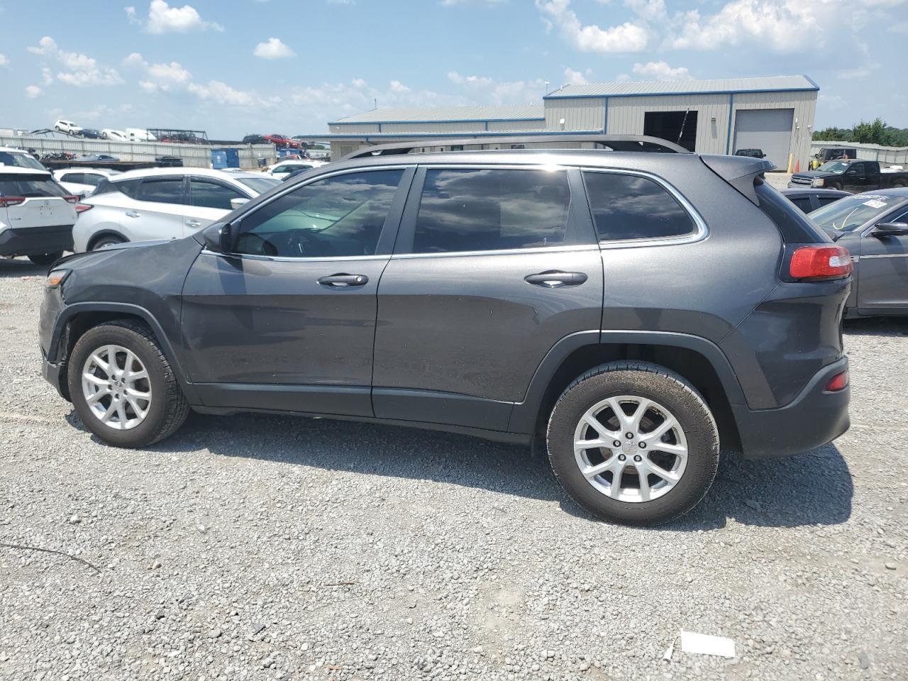 2017 Jeep Cherokee Latitude - Image 2