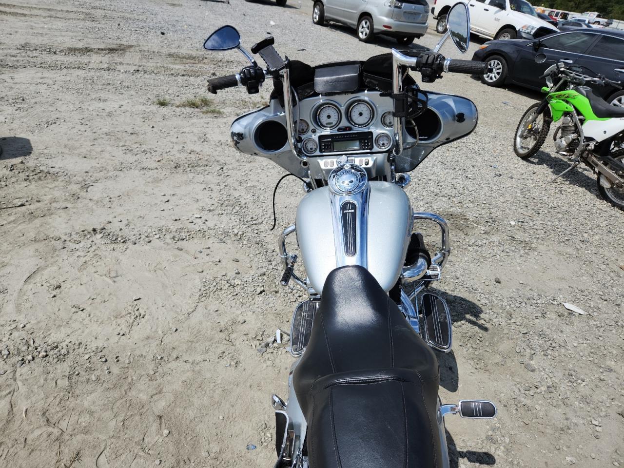 2010 Harley-Davidson Flhx - Image 6