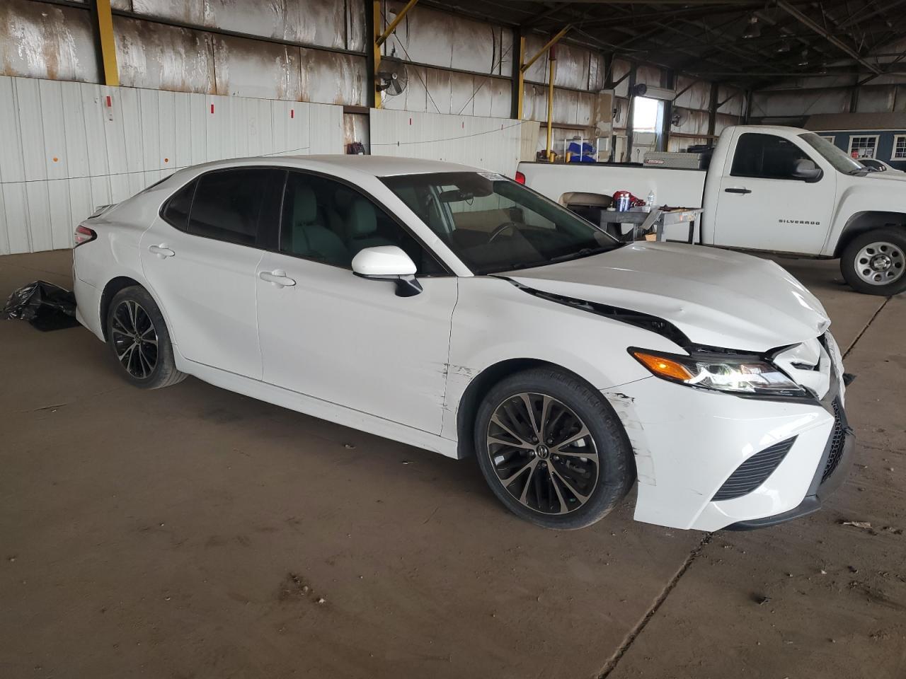 2018 Toyota Camry L - Image 4