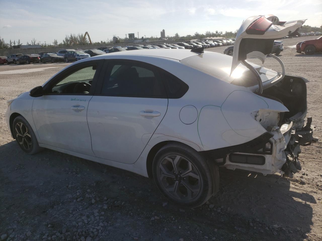 2021 Kia Forte Fe - Фото 2