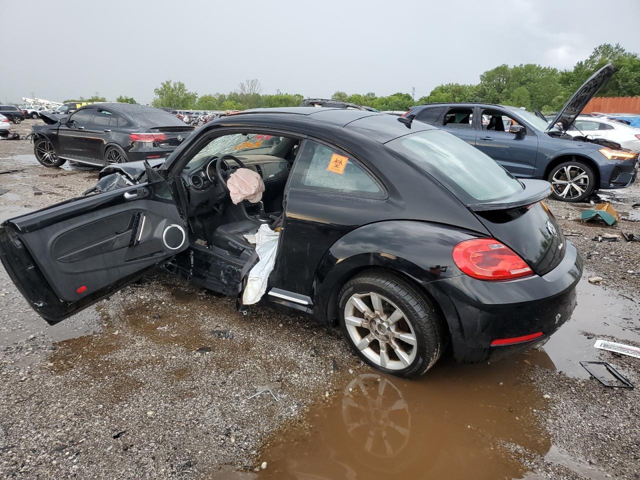 2016 Volkswagen Beetle Se - Фото 2