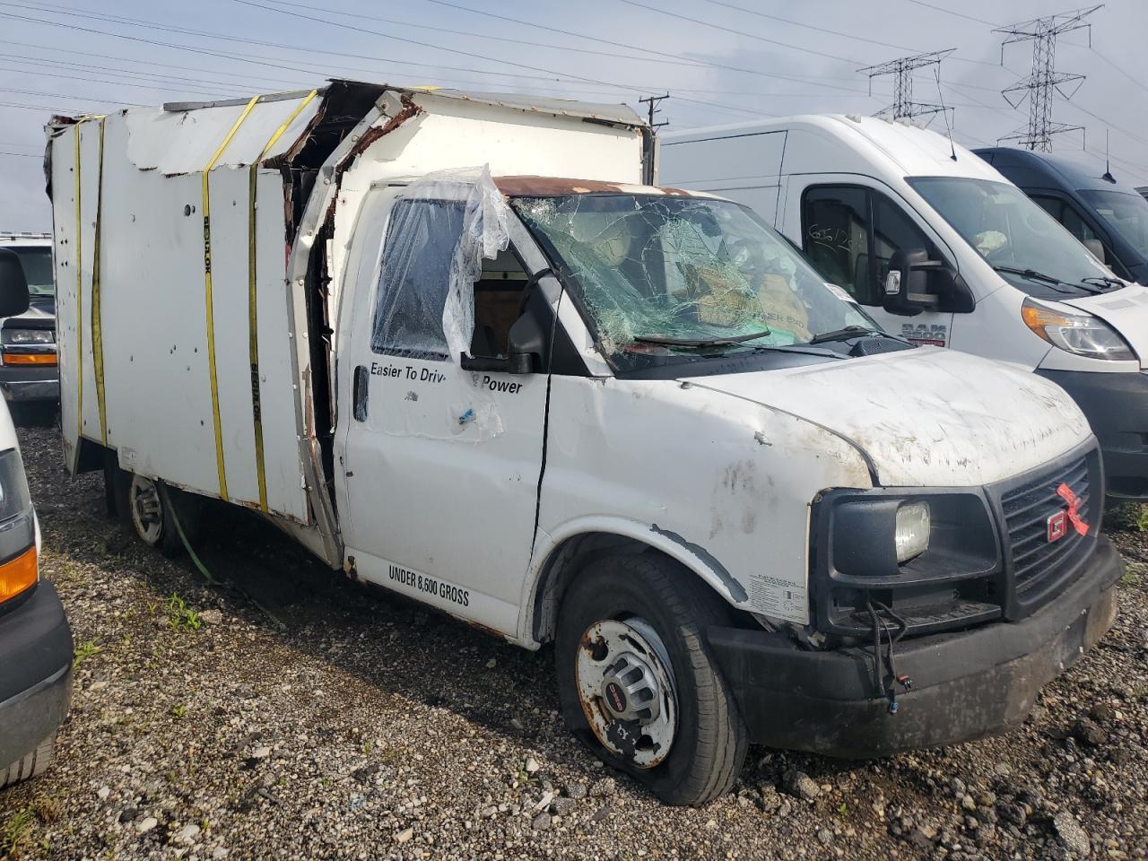 2004 GMC Savana Cutaway G3500 - Фото 4
