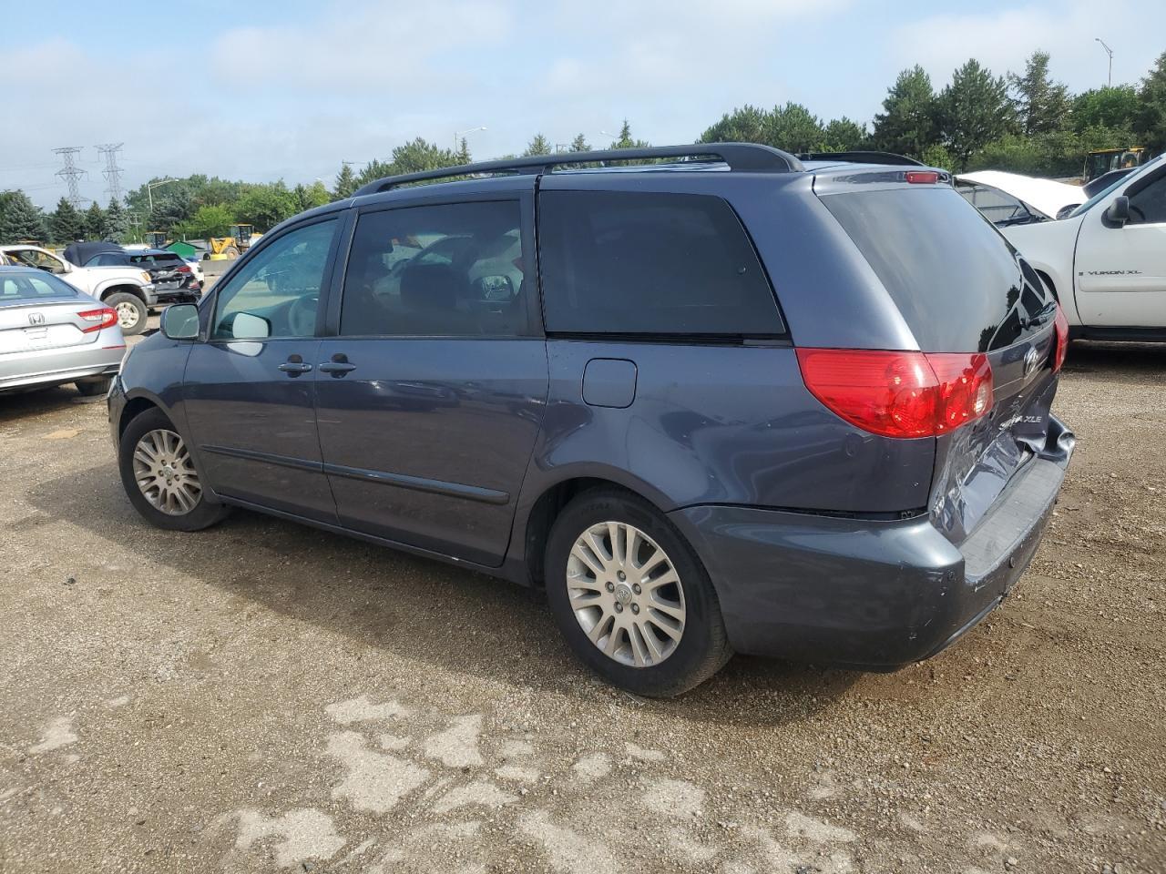 2007 Toyota Sienna Xle - Фото 2