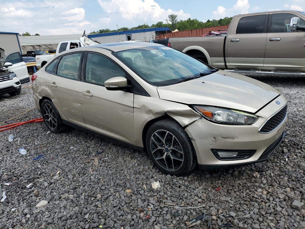 2017 Ford Focus Sel - Image 4