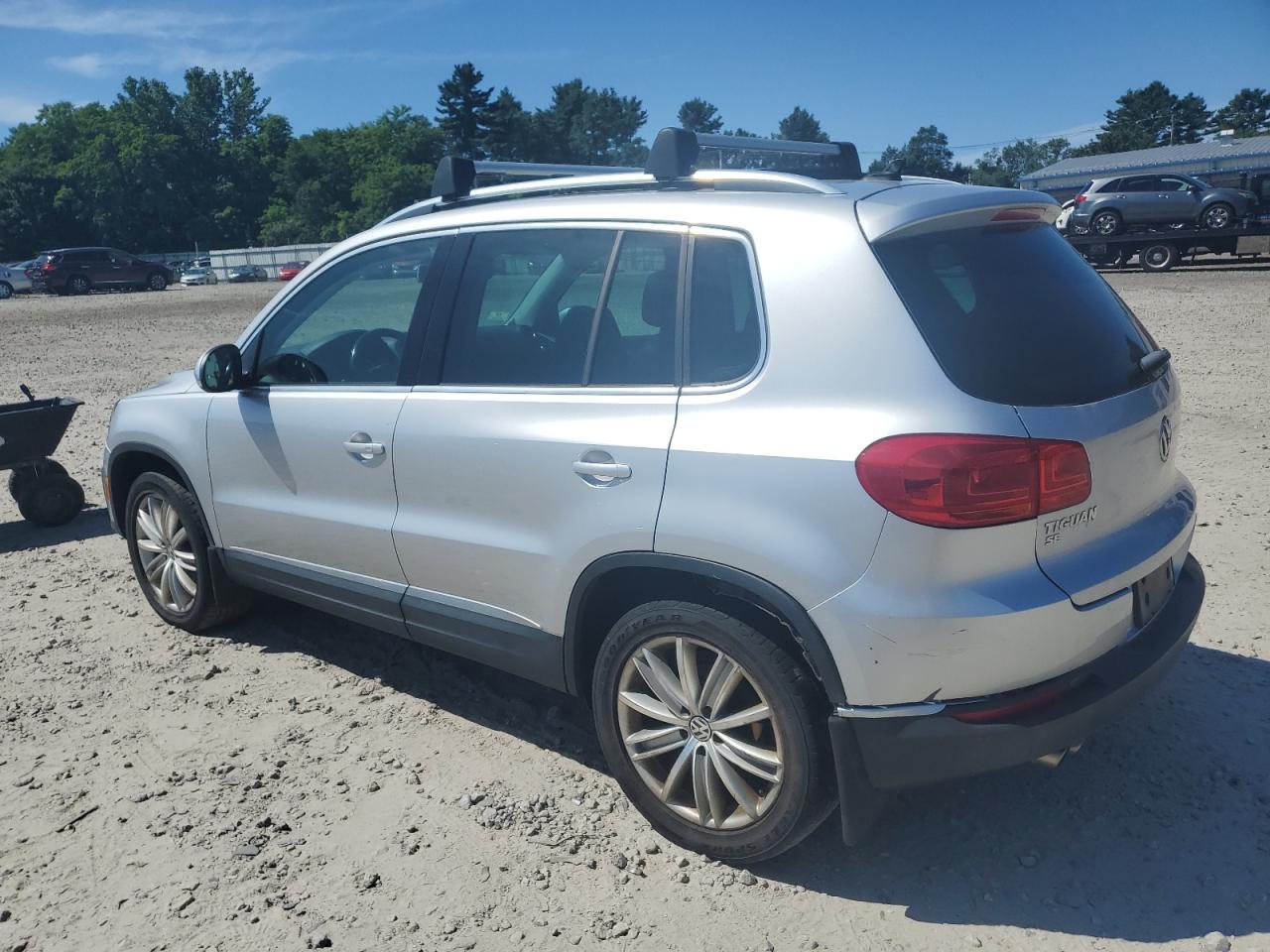 2016 Volkswagen Tiguan S - Фото 2