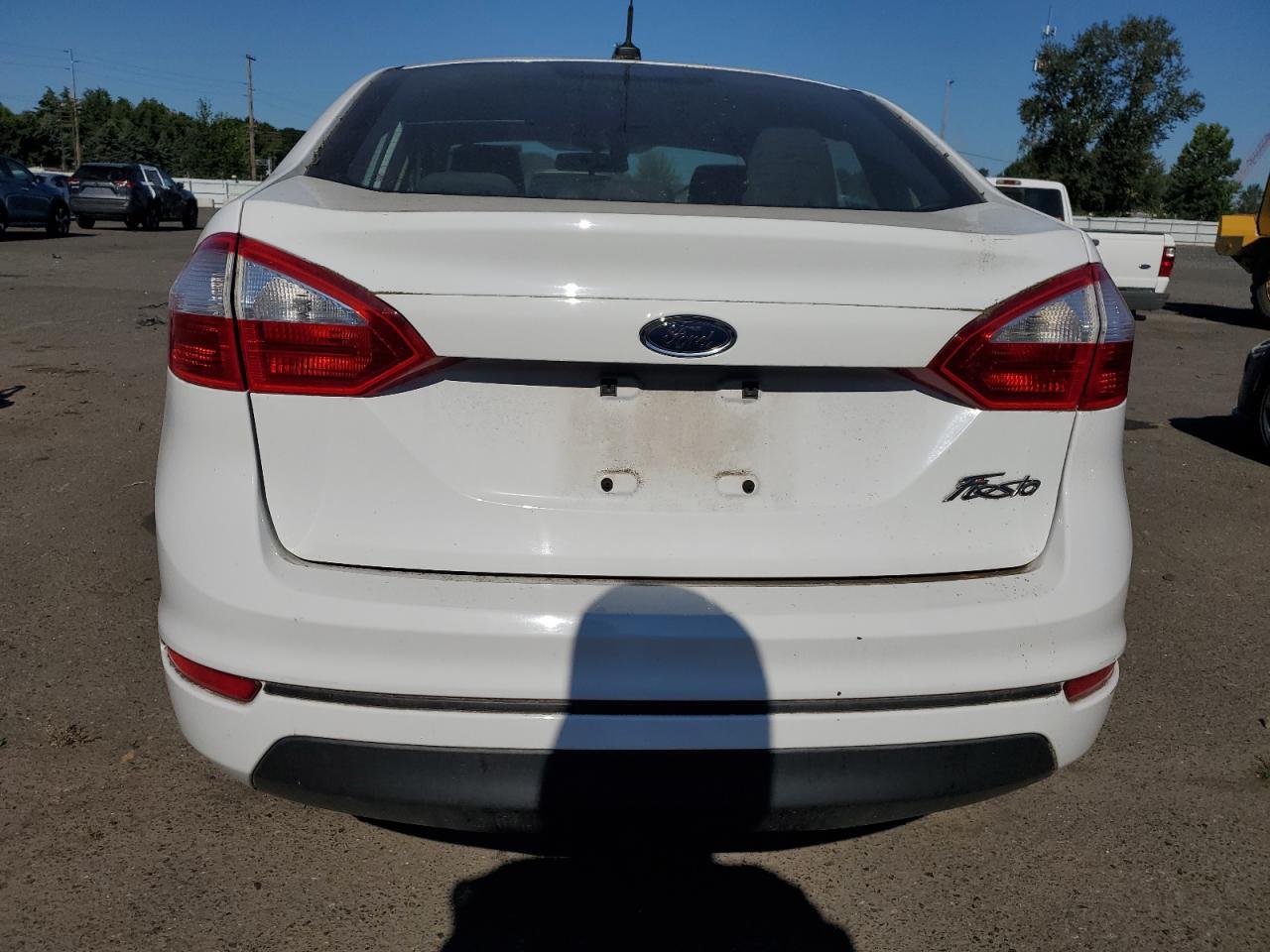 2014 Ford Fiesta S - Фото 6