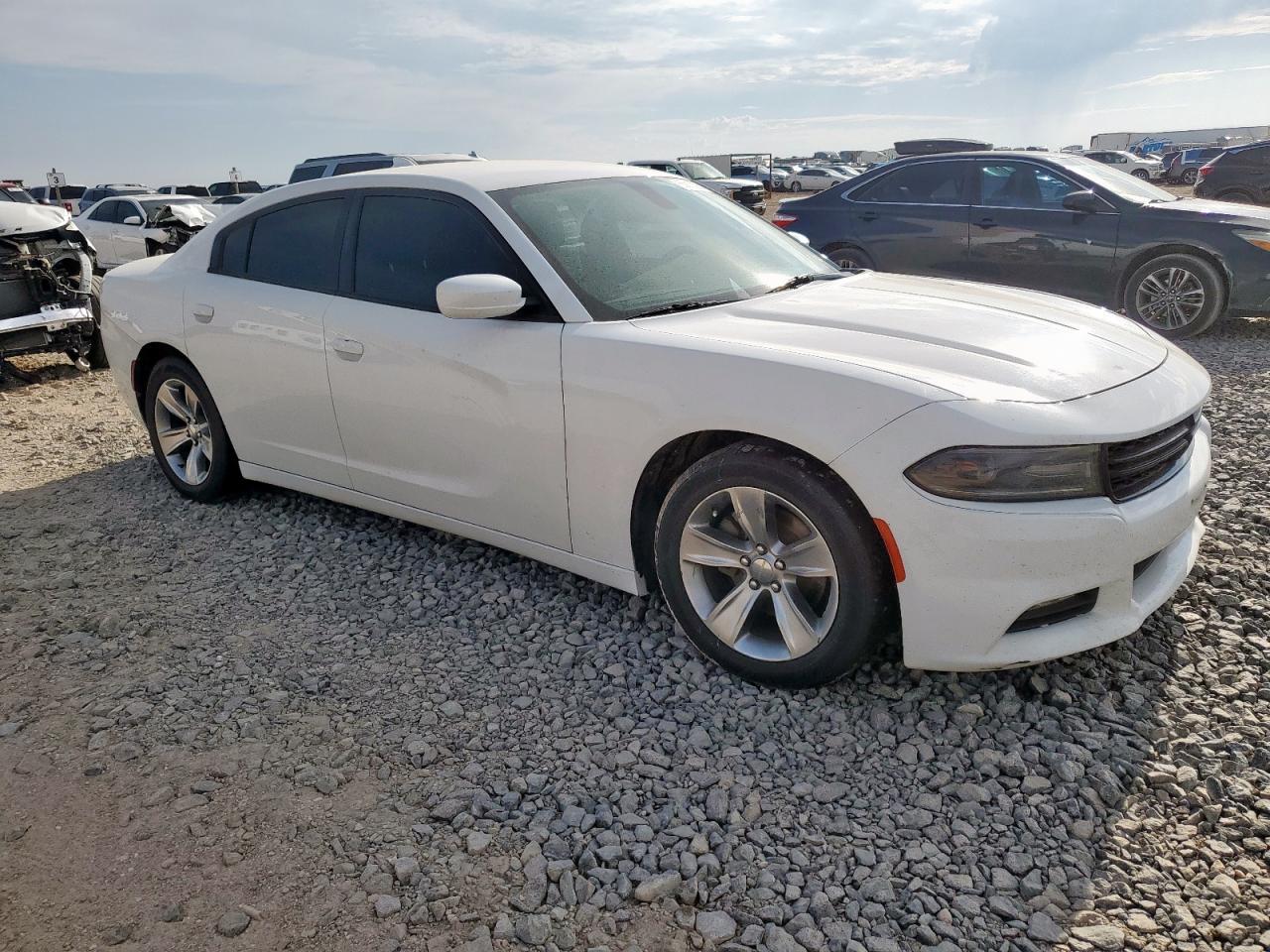 2016 Dodge Charger Sxt - Image 4
