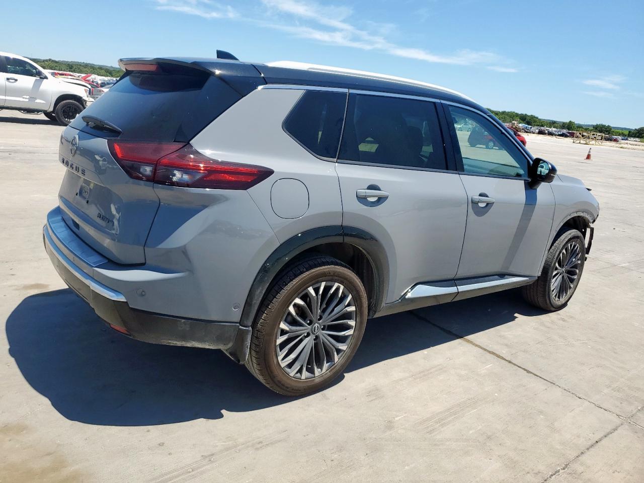 2024 Nissan Rogue Platinum - Фото 3