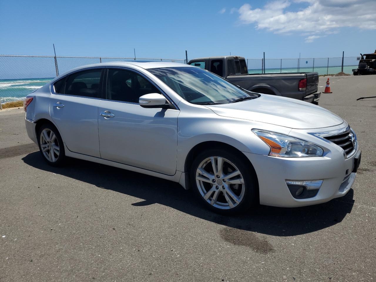 2013 Nissan Altima 3.5S - Image 4