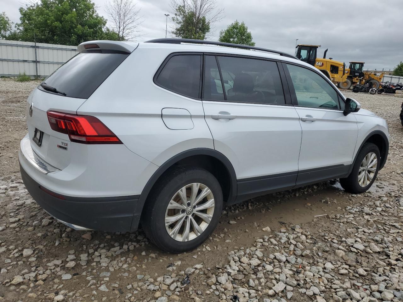 2018 Volkswagen Tiguan S - Фото 3