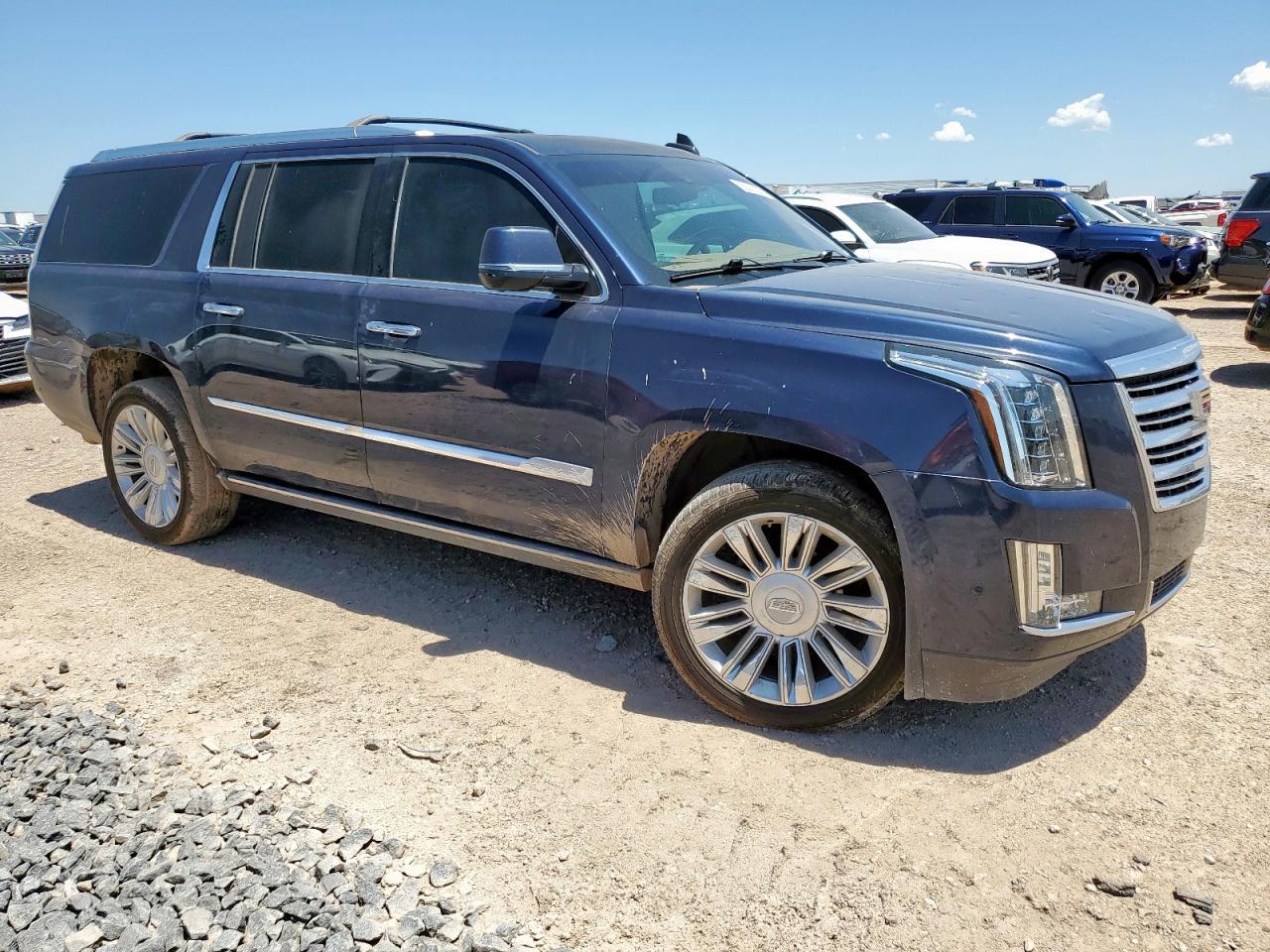 2018 Cadillac Escalade Esv Platinum - Image 4