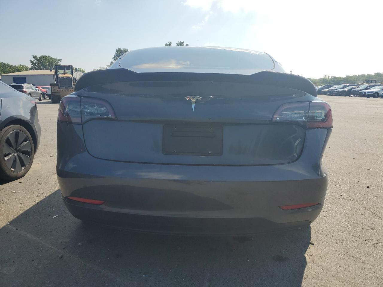 2023 Tesla Model 3 - Фото 6
