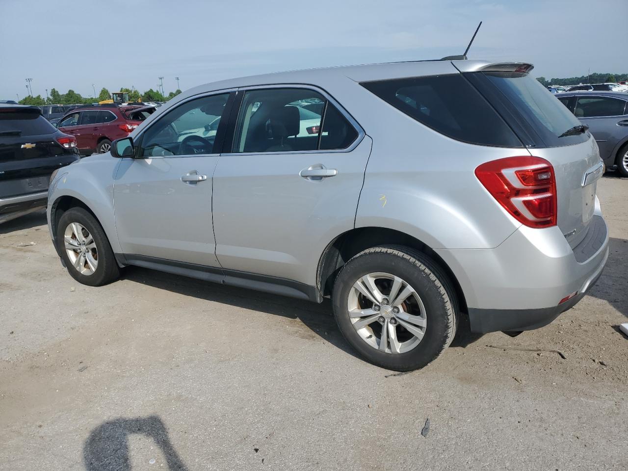 2017 Chevrolet Equinox Ls - Image 2