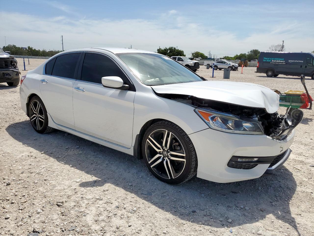 2017 Honda Accord Sport - Image 4