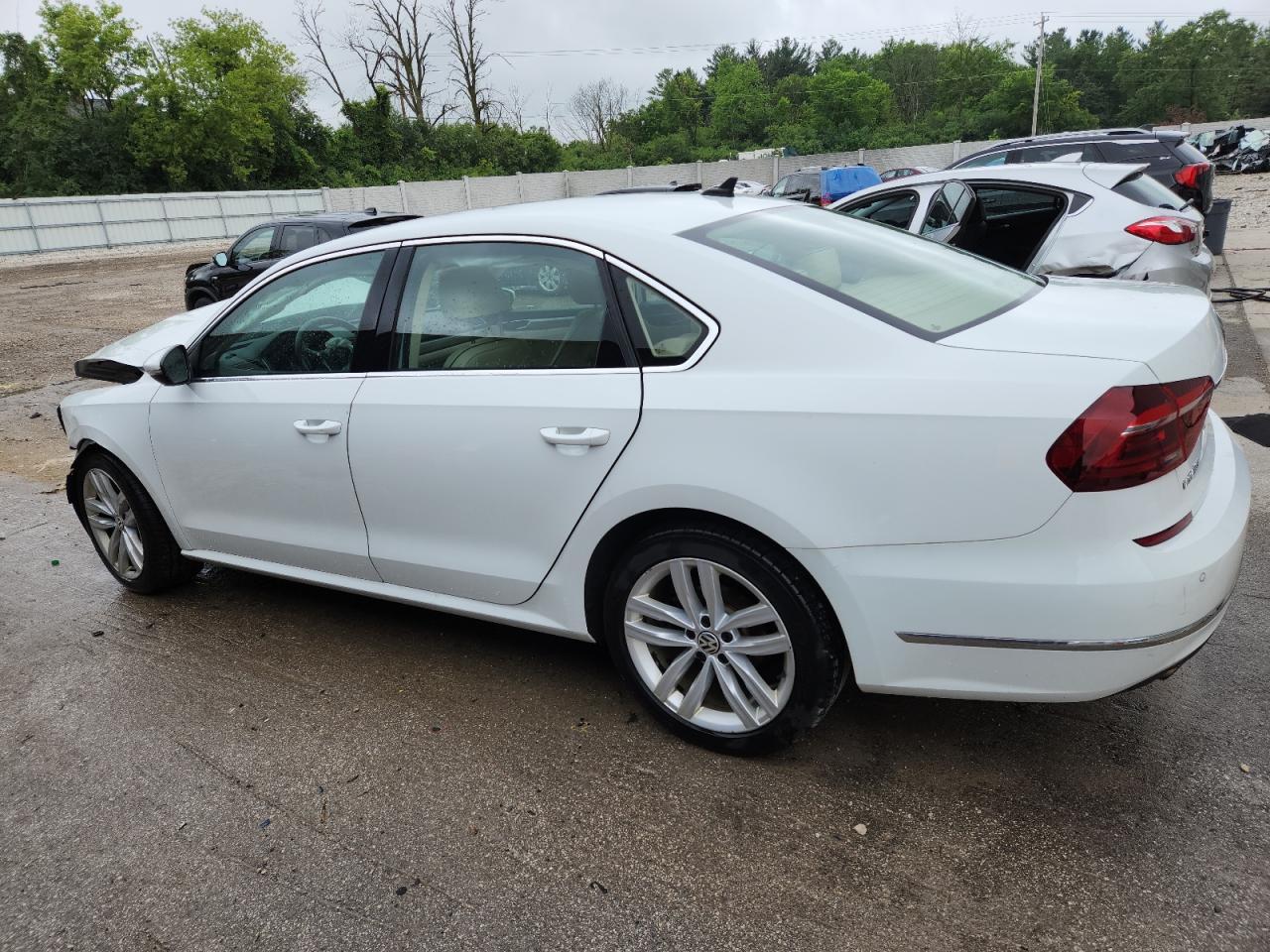 2018 Volkswagen Passat Se - Фото 2