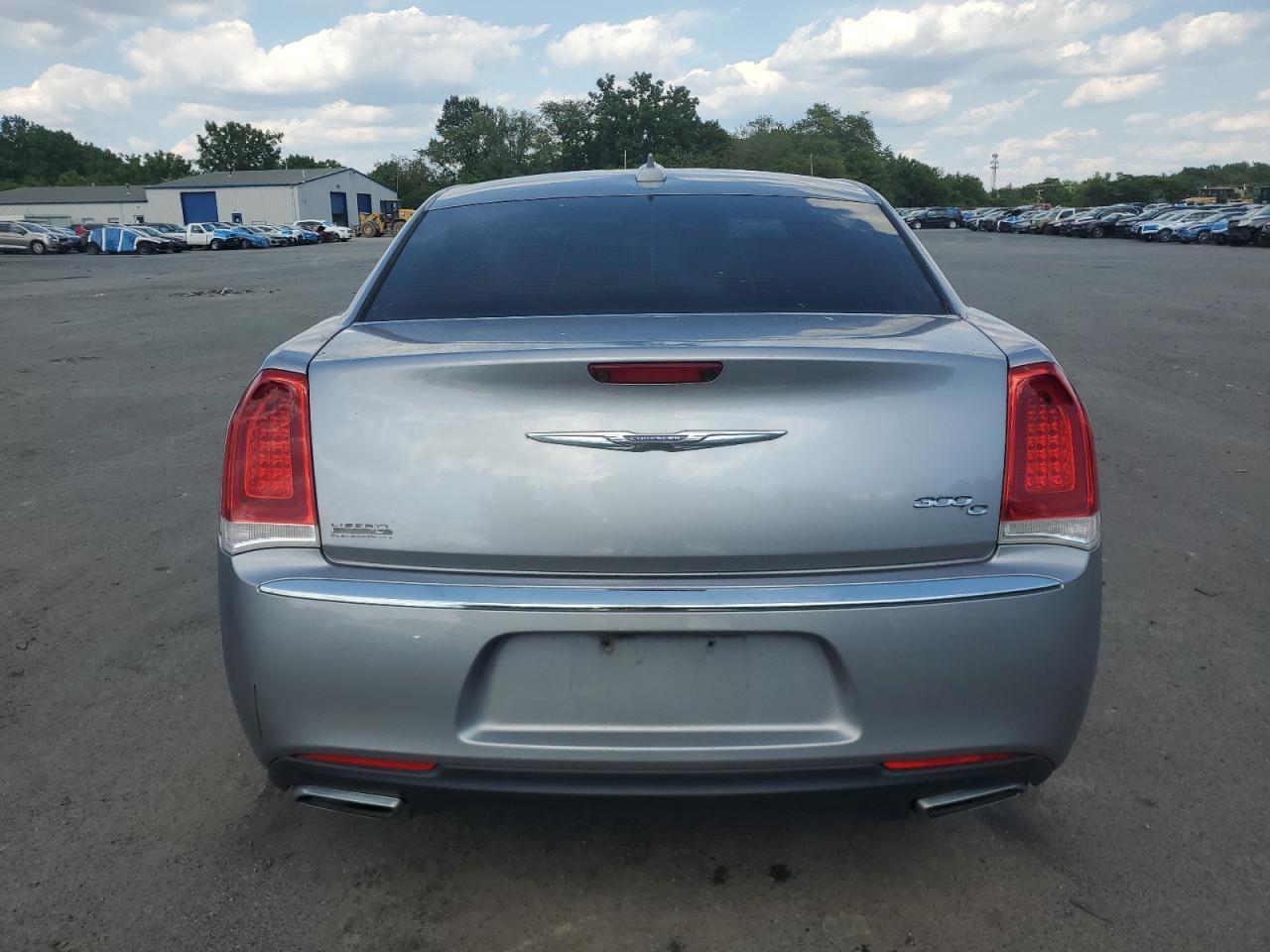 2016 Chrysler 300C - Image 6