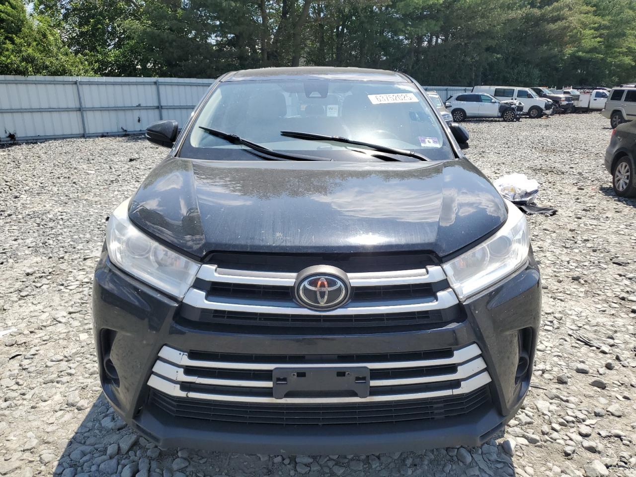 2017 Toyota Highlander Le - Фото 5