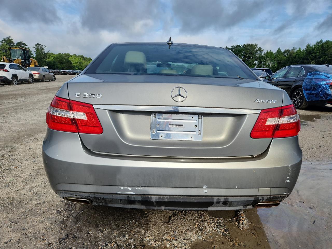2010 Mercedes-Benz E 350 4Matic - Фото 6