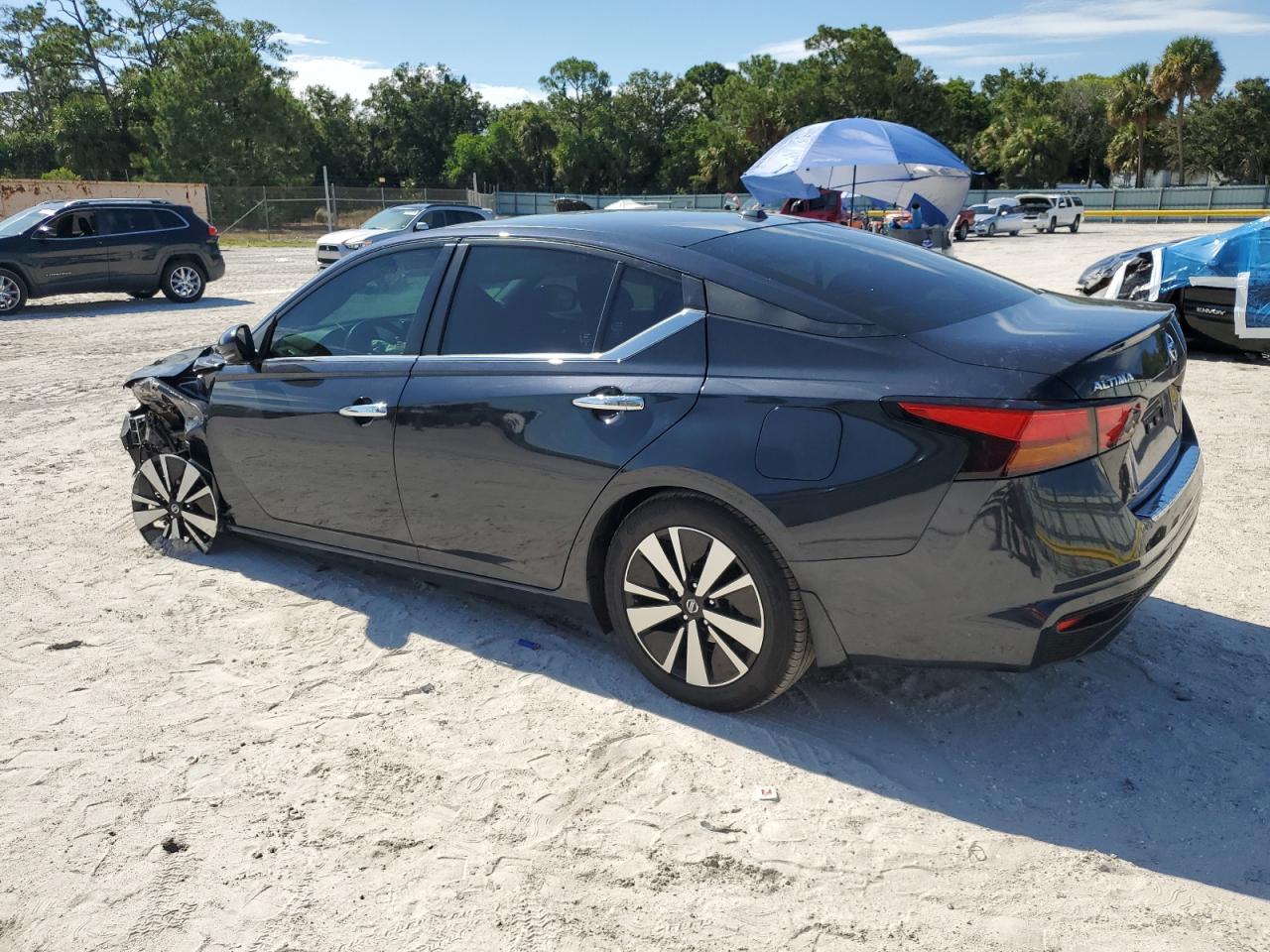 2022 Nissan Altima Sv - Image 2