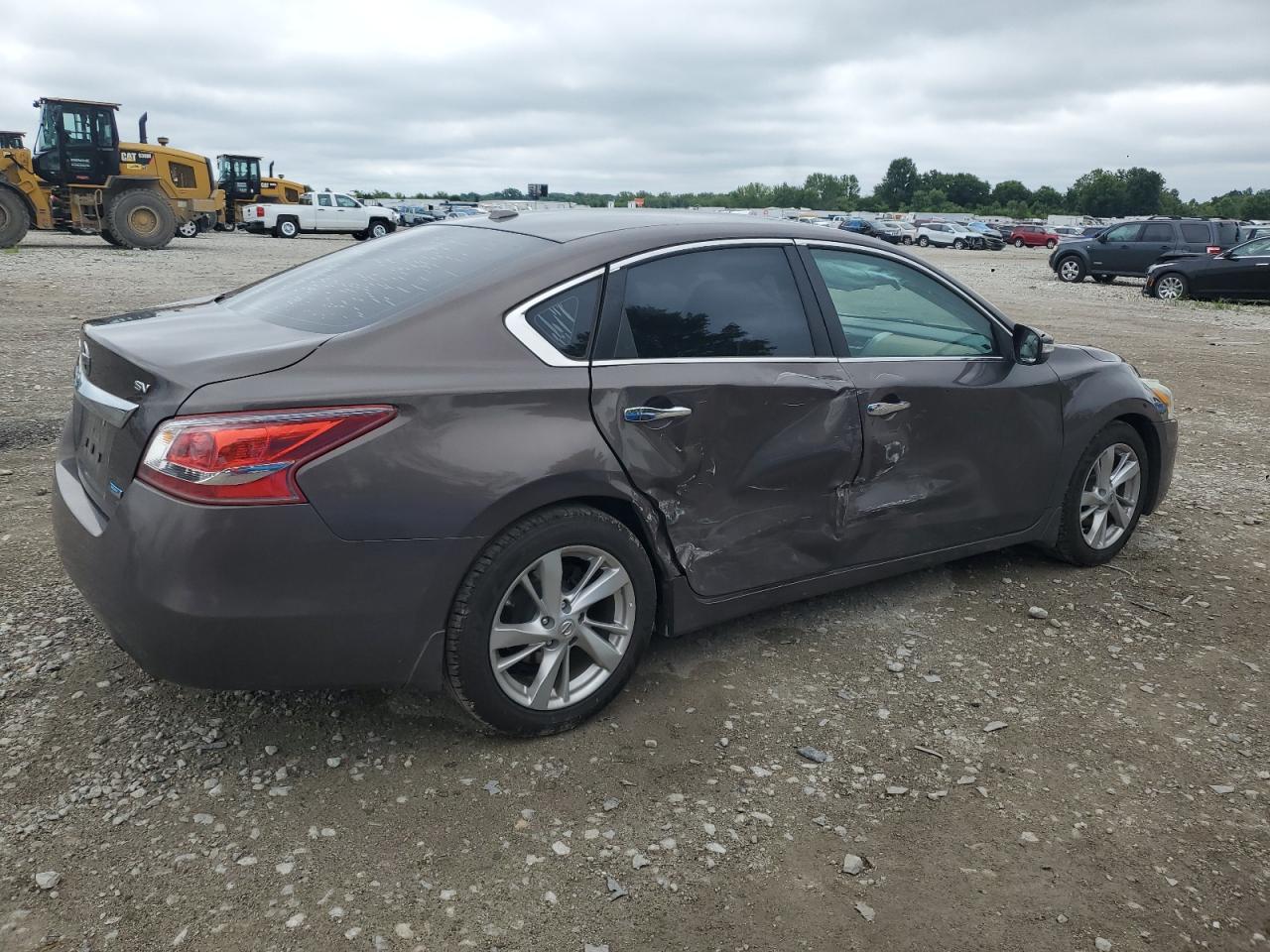 2013 Niss Altima - Image 3