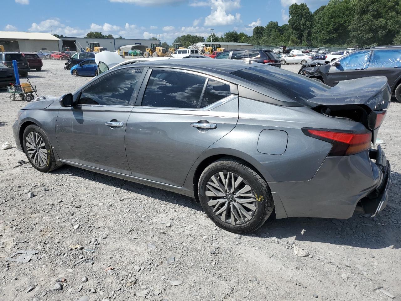 2023 Nissan Altima Sv - Фото 2