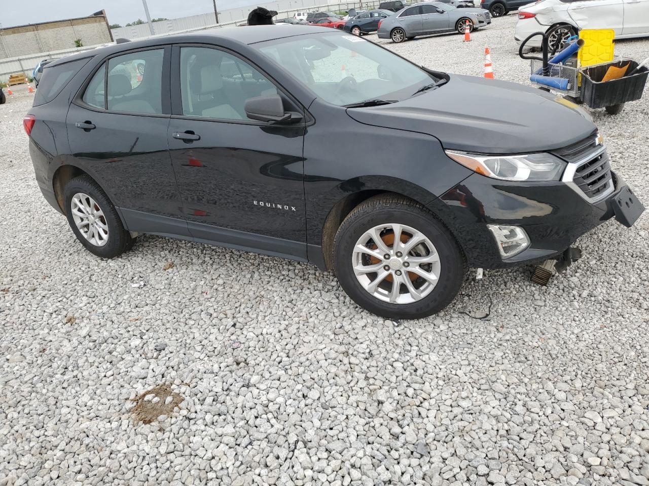 2018 Chevrolet Equinox Ls - Image 4