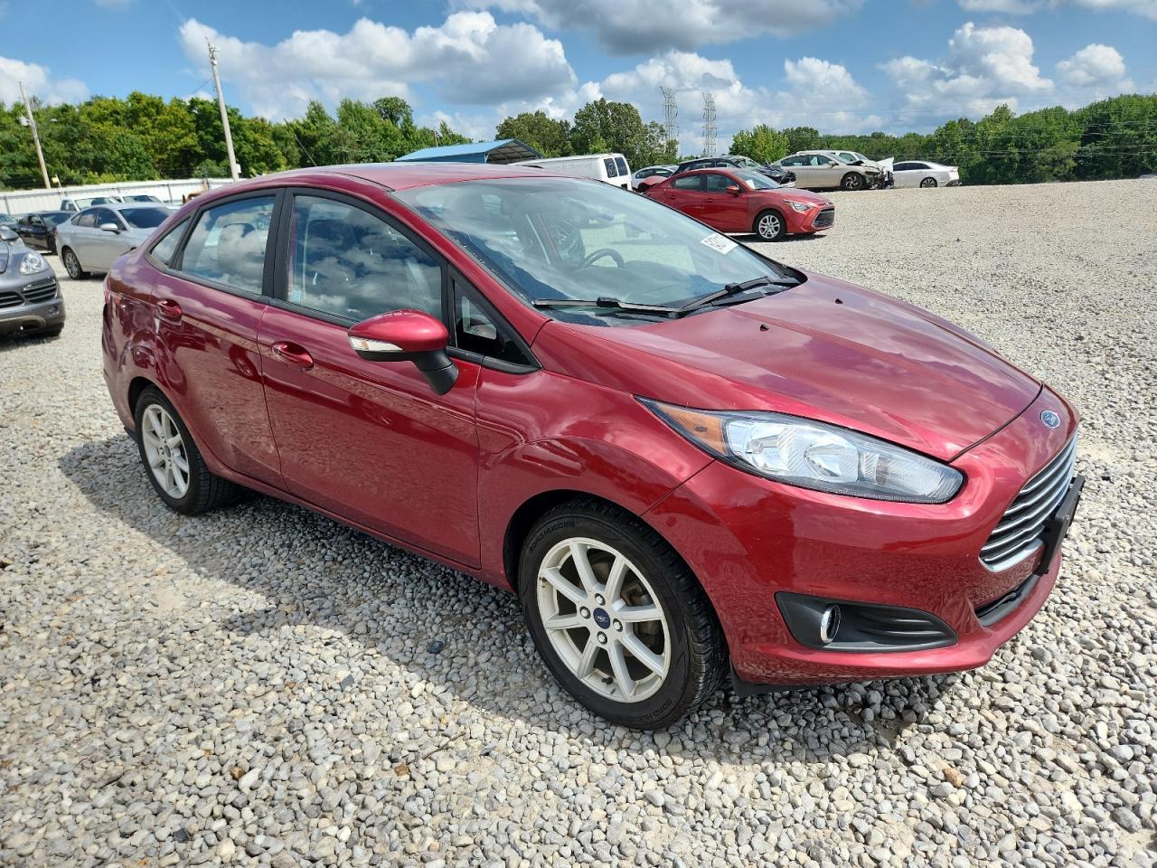 2016 Ford Fiesta Se - Фото 4
