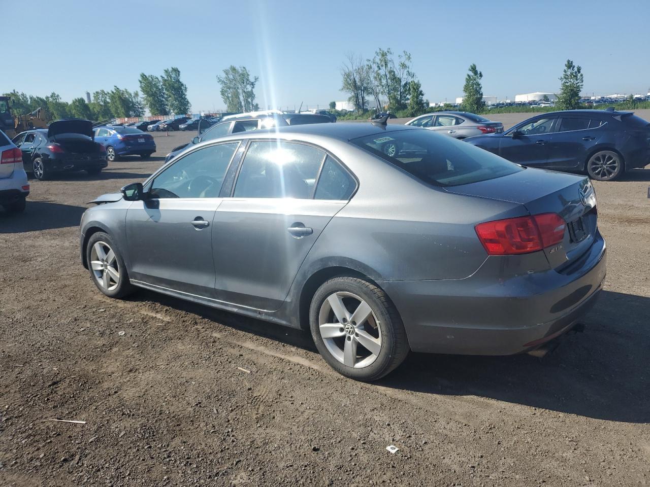 2014 Volkswagen Jetta Tdi - Image 2