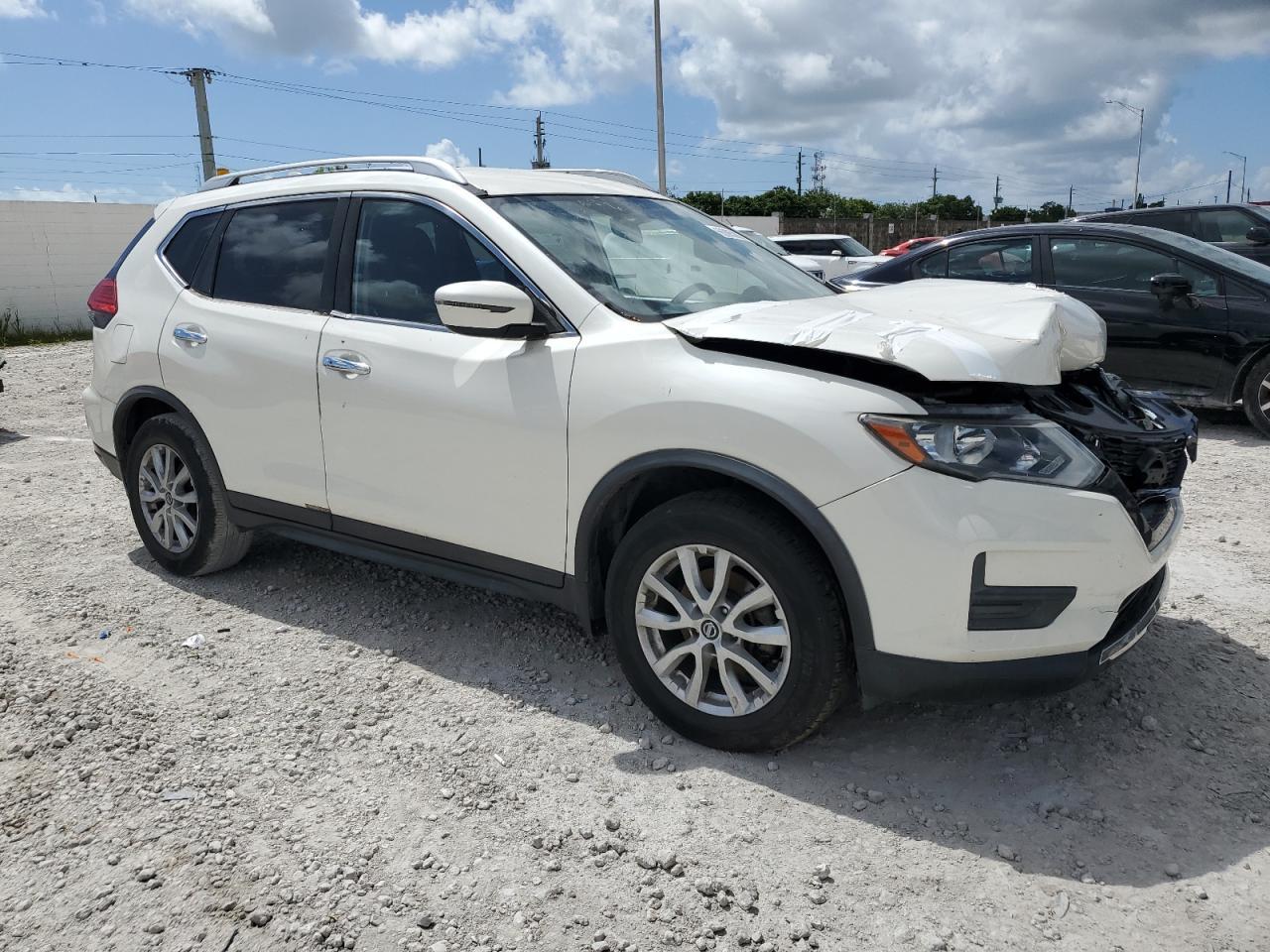 2017 Nissan Rogue S - Фото 4