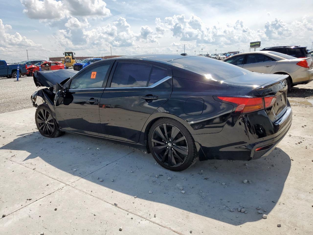 2022 Nissan Altima Sr - Image 2