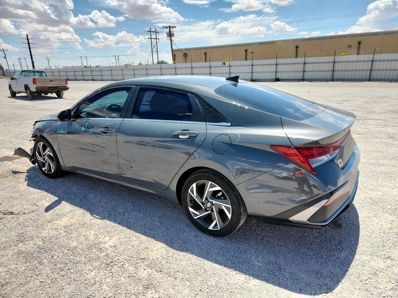 2024 Hyundai Elantra Sel - Image 2