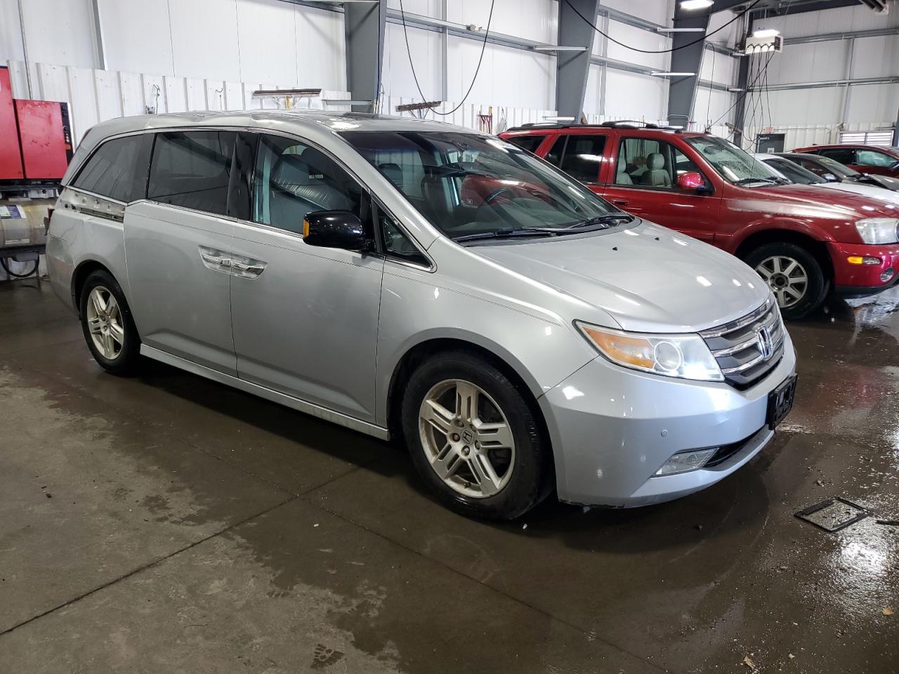 2012 Honda Odyssey Touring - Фото 4