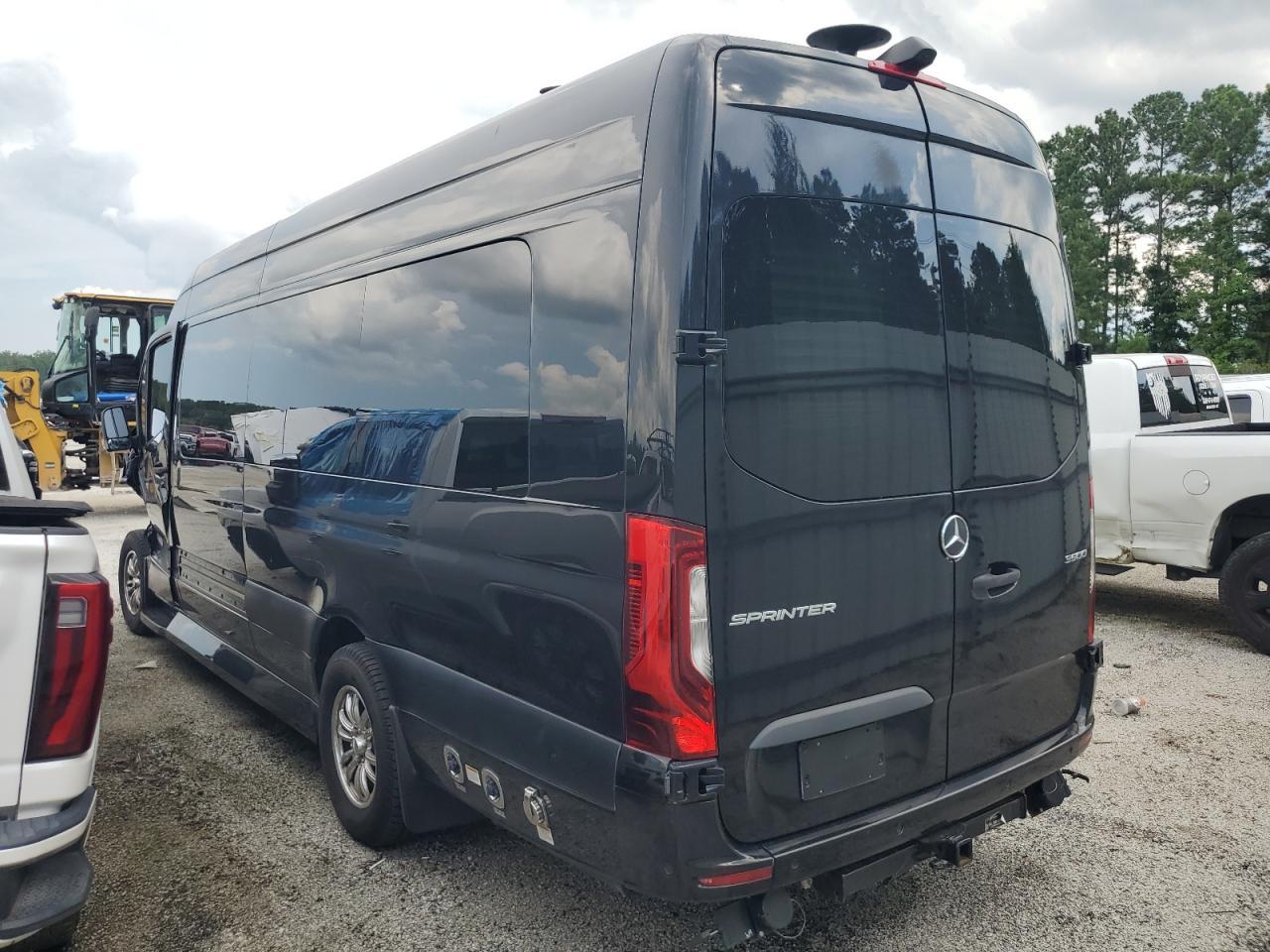 2019 Mercedes-Benz Sprinter 3500 - Фото 2