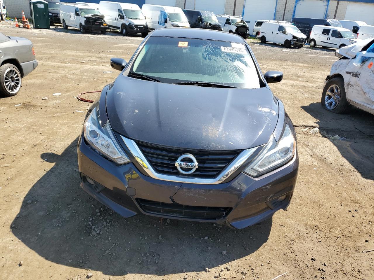 2018 Nissan Altima 2.5 - Image 5