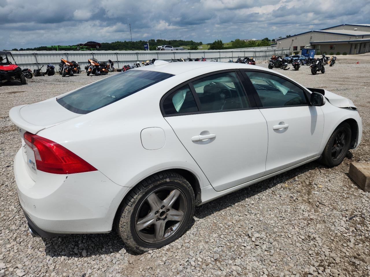 2017 Volvo S60 Dynamic - Image 3