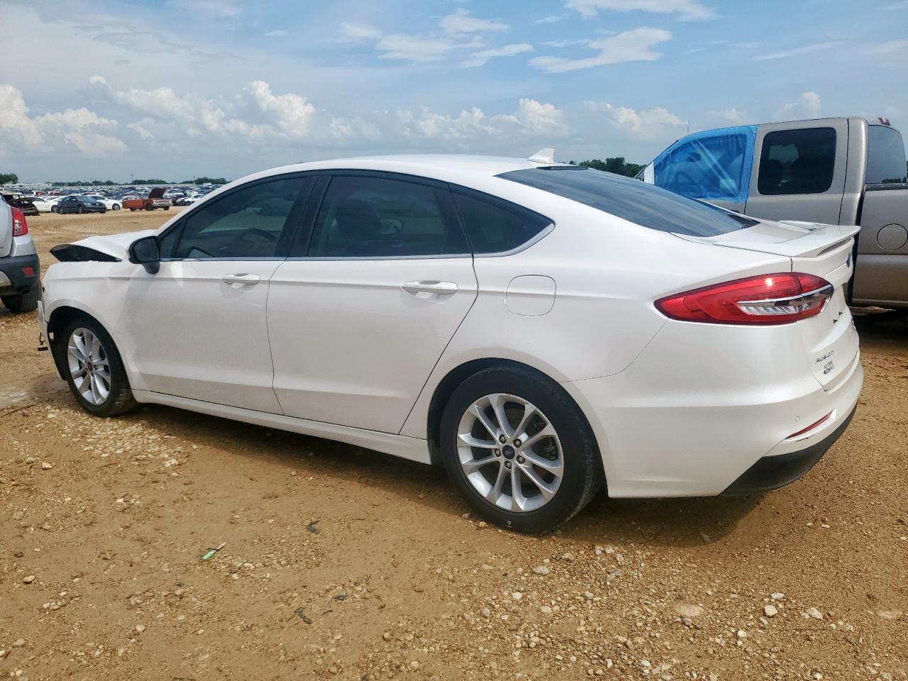 2020 Ford Fusion Se - Фото 2
