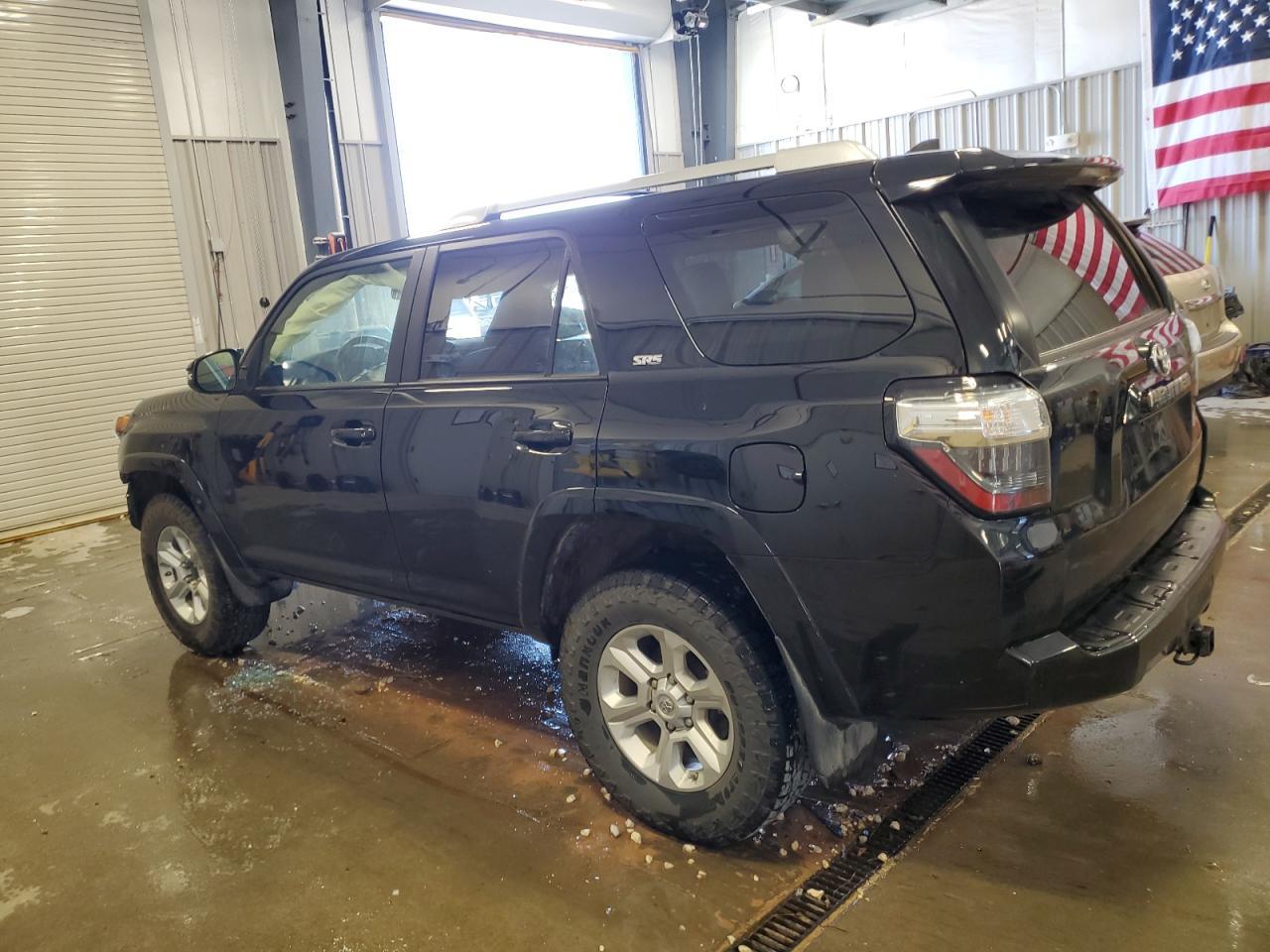 2018 Toyota 4Runner Sr5/Sr5 Premium - Image 2