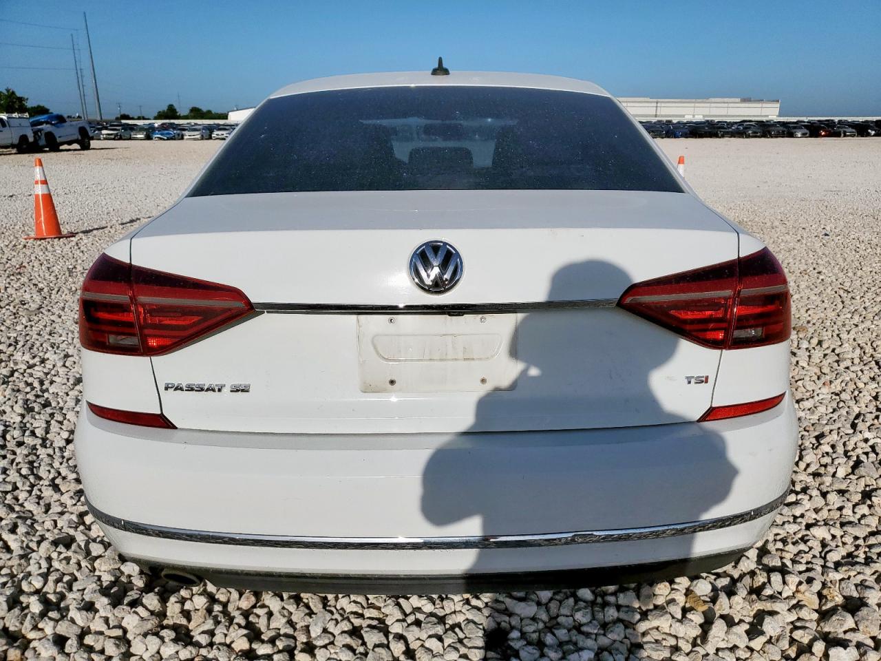 2018 Volkswagen Passat Se - Фото 6