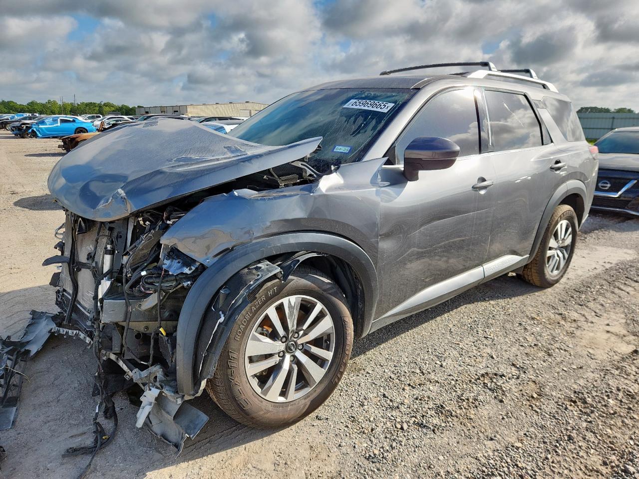 2023 Nissan Pathfinder Sl