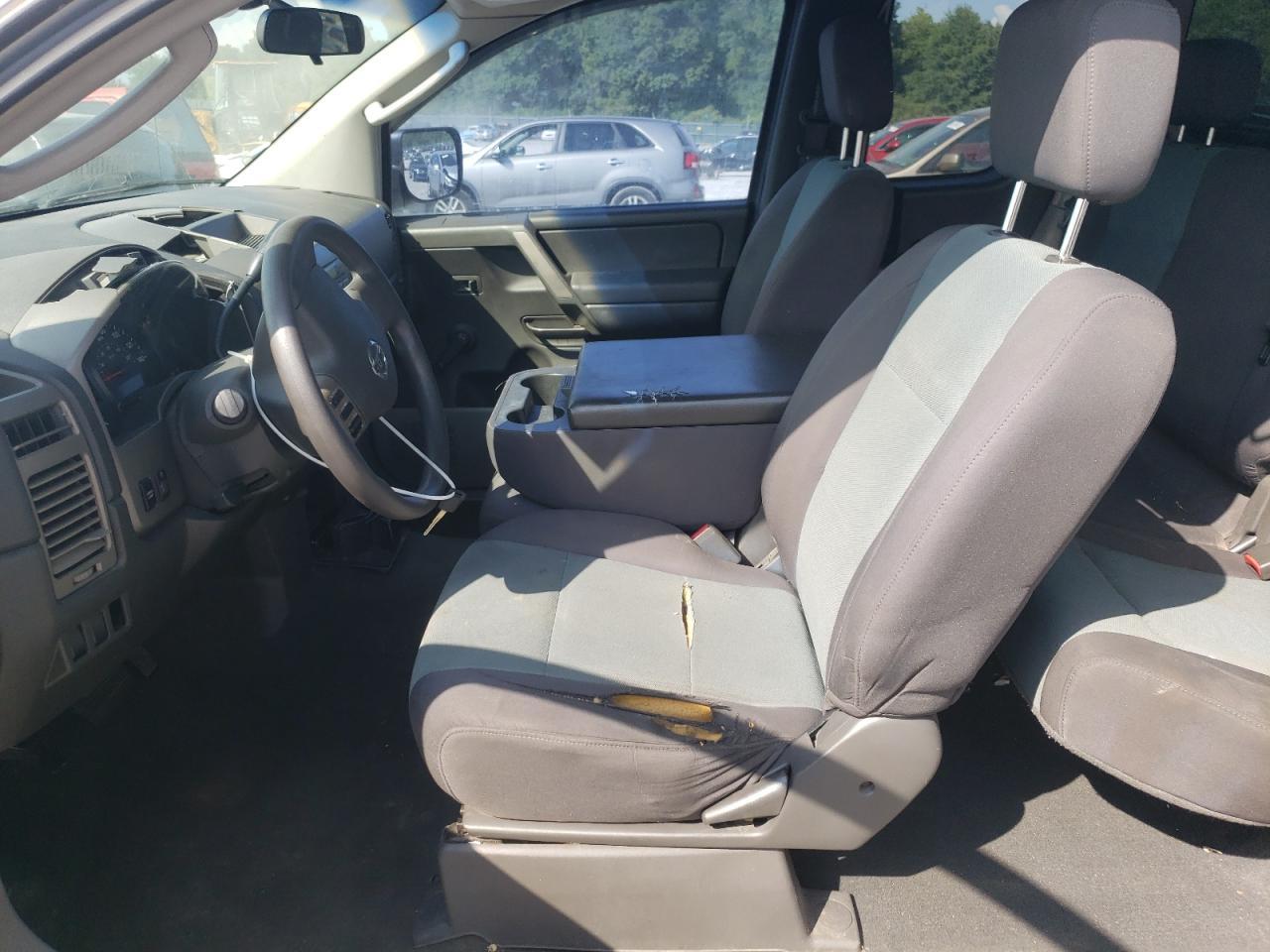 2004 Nissan Titan Xe - Image 7