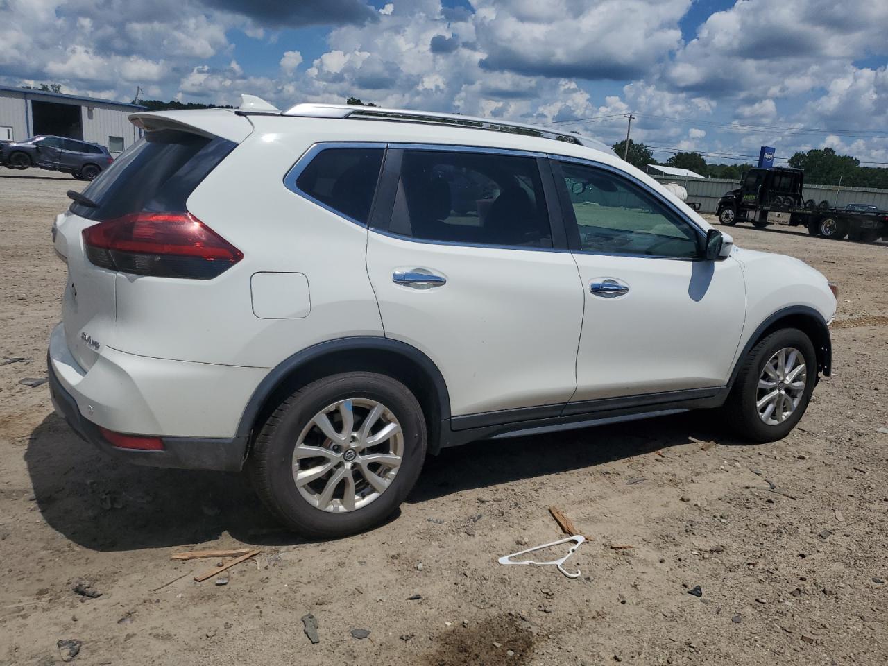 2019 Nissan Rogue S - Фото 3