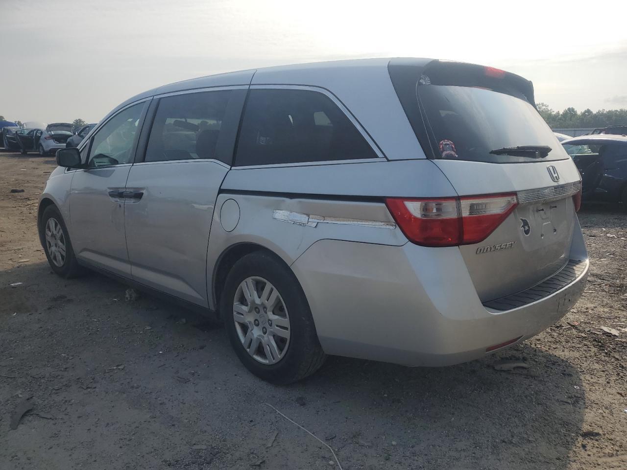 2011 Honda Odyssey Lx - Фото 2