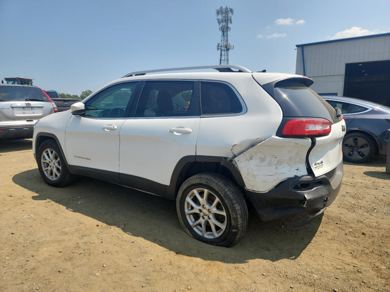 2015 Jeep Cherokee Latitude - Фото 2