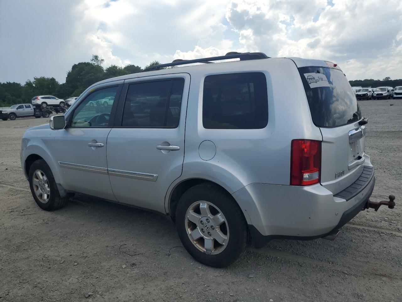 2009 Honda Pilot Touring - Image 2