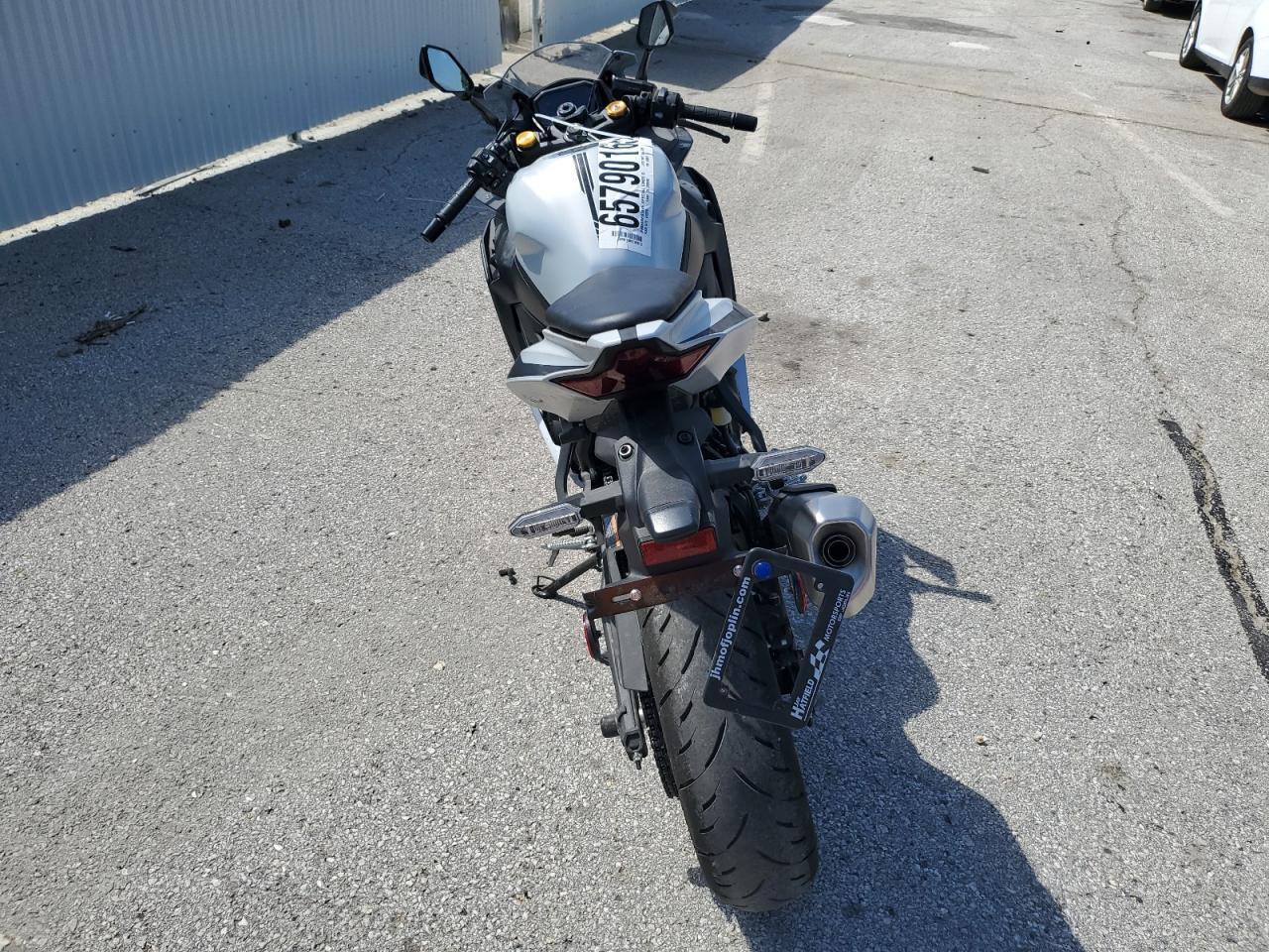 2025 Kawasaki Zx400 S - Image 4