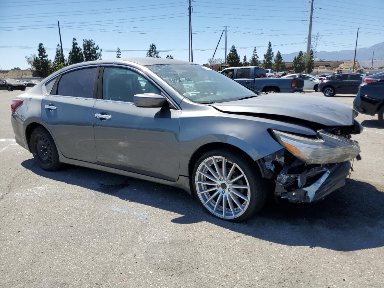 2018 Nissan Altima 2.5 - Image 4