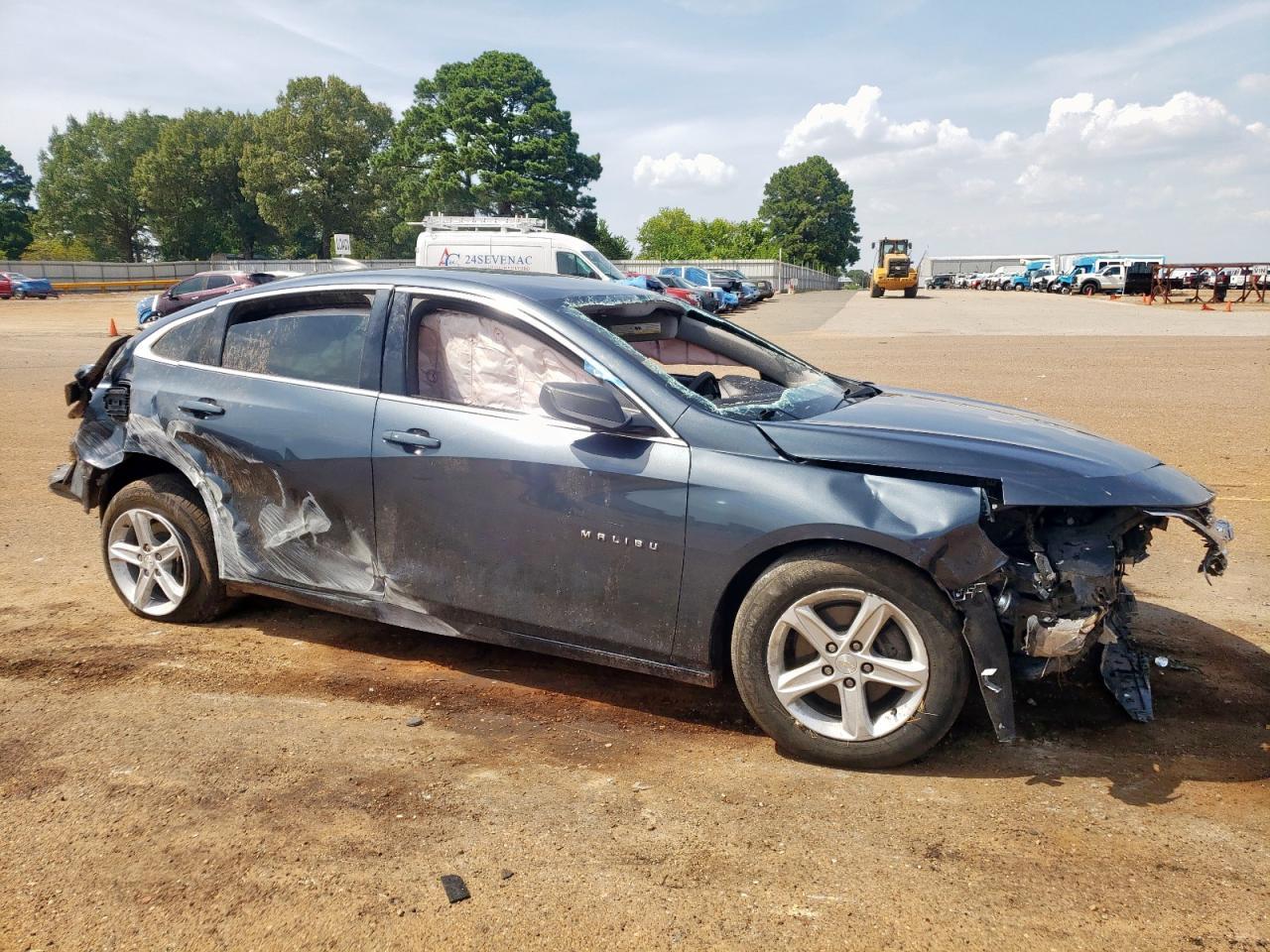 2020 Chevrolet Malibu Ls - Image 4