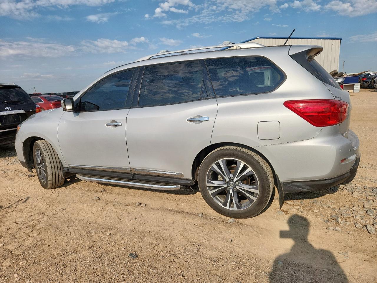 2018 Nissan Pathfinder S - Фото 2