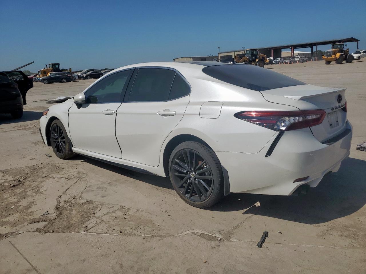 2024 Toyota Camry Trd - Фото 2